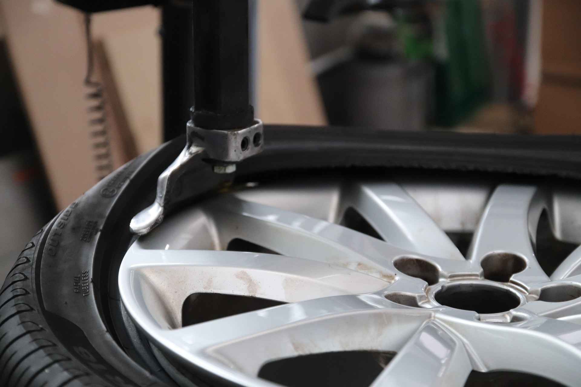 tire-6941103_1920